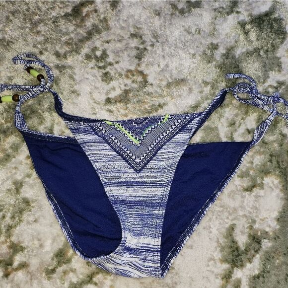 Rip Curl Bikini bottom size small. - Picture 1 of 3